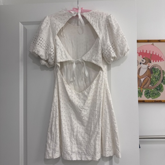 White Cute Dress - Picture 2 of 2